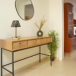 Tess Camelias Apartment *